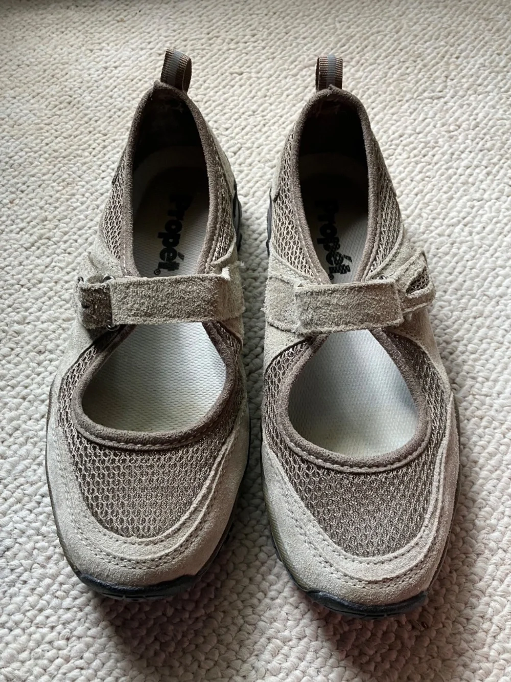 7 M Propet Mary Jane casual walking shoes